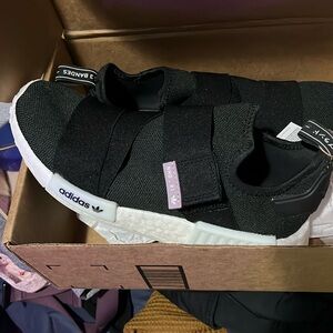 New adidas originals NMD R1 lace less